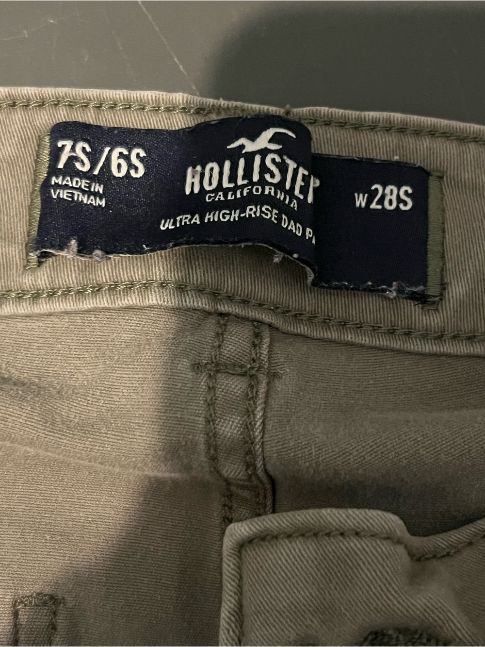 Hollister Ultra High-Rise Dad Cargo Pants - Picture 2 of 4